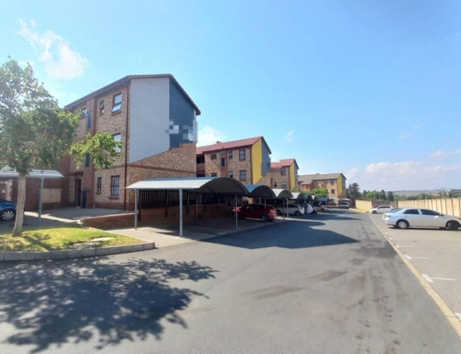  Bedroom Property for Sale in Erand Gardens Gauteng