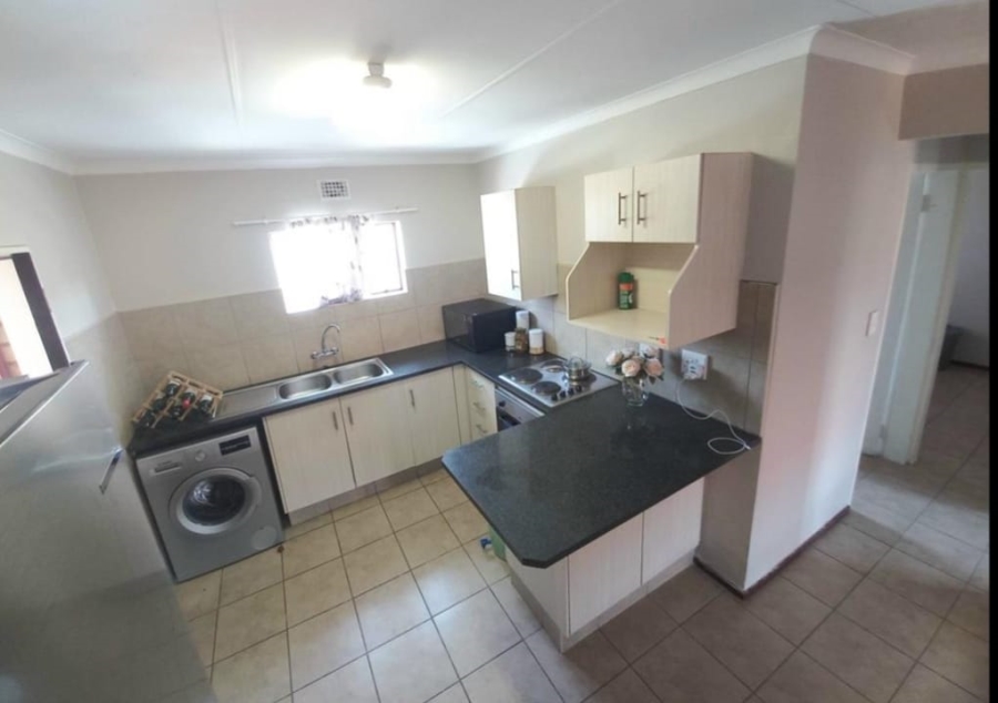  Bedroom Property for Sale in Erand Gardens Gauteng
