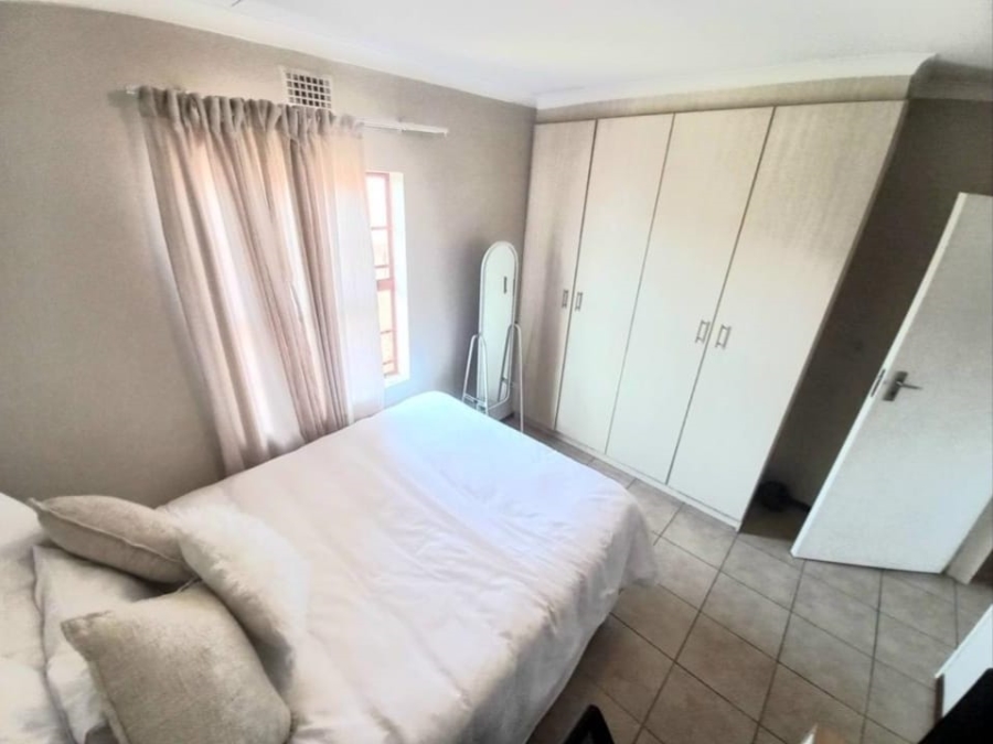  Bedroom Property for Sale in Erand Gardens Gauteng