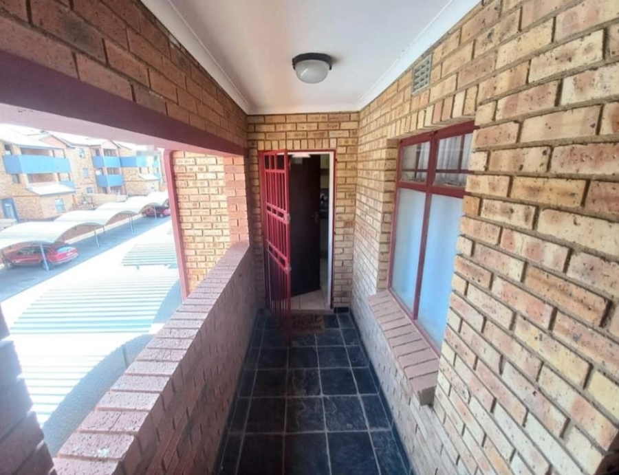  Bedroom Property for Sale in Erand Gardens Gauteng