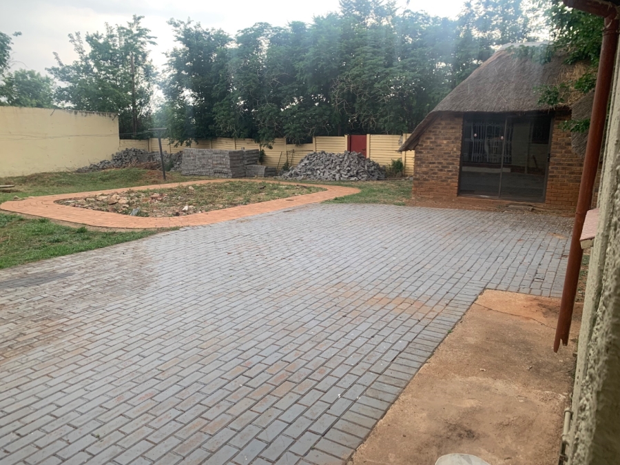 To Let 3 Bedroom Property for Rent in Kibler Park Gauteng