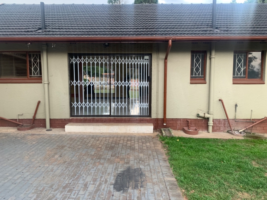 To Let 3 Bedroom Property for Rent in Kibler Park Gauteng