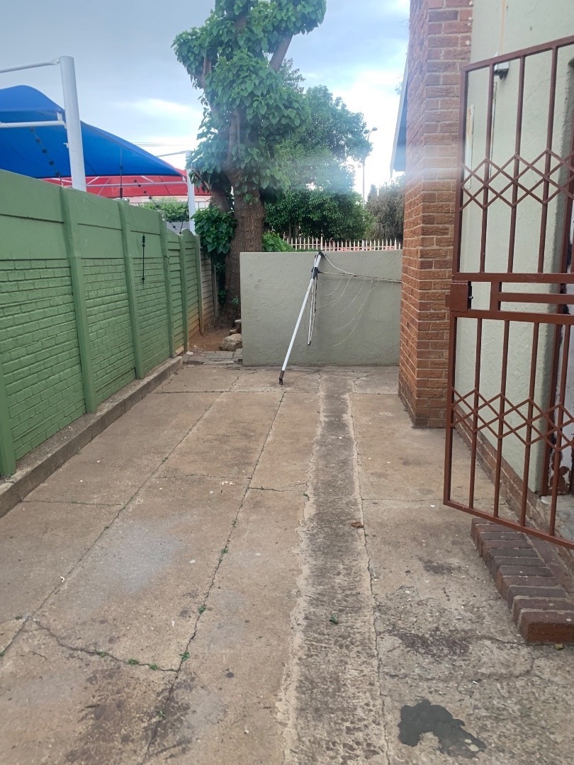 To Let 3 Bedroom Property for Rent in Kibler Park Gauteng