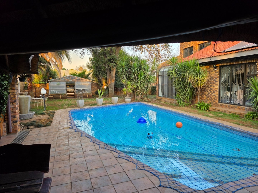 To Let 4 Bedroom Property for Rent in Vanderbijlpark SE 3 Gauteng