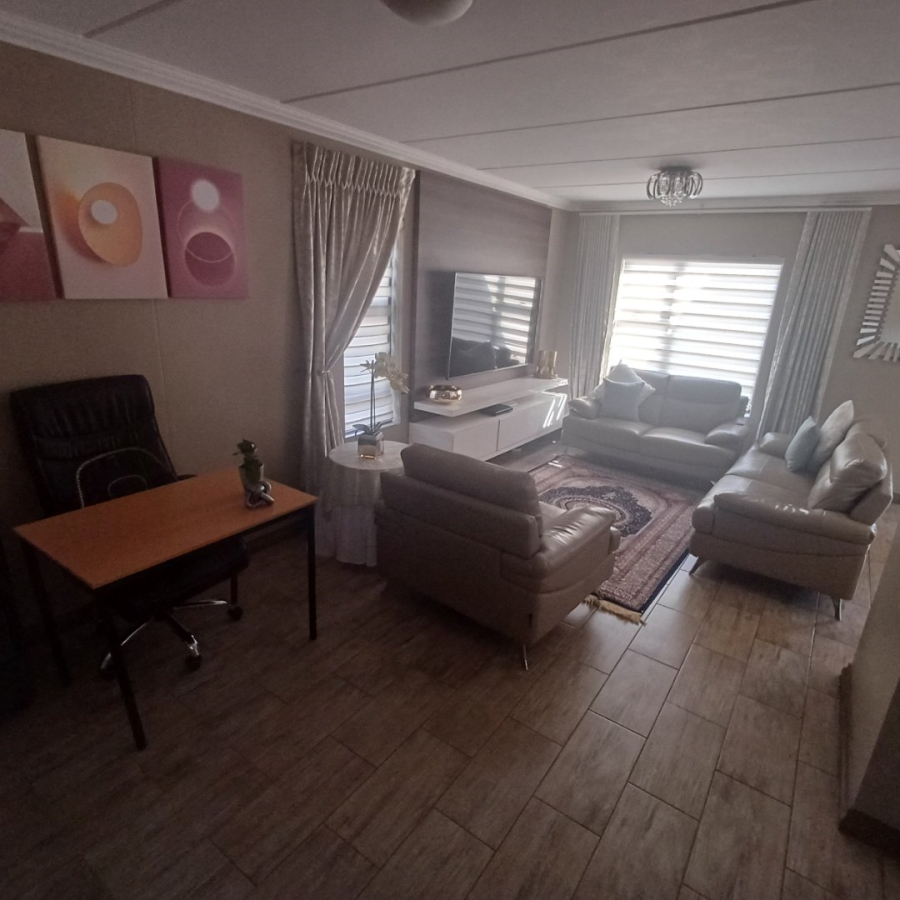 3 Bedroom Property for Sale in Amberfield Gauteng