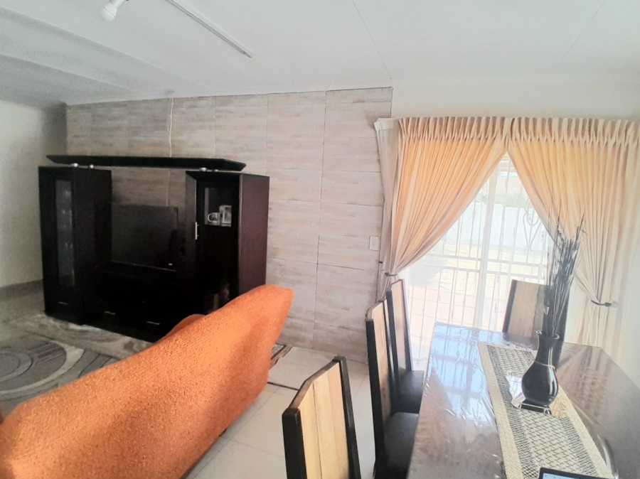 4 Bedroom Property for Sale in Noordwyk Gauteng