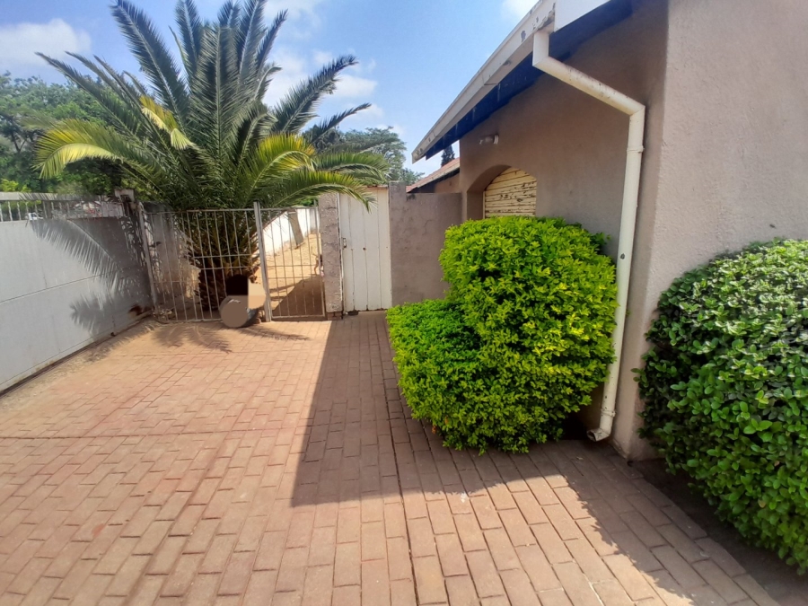 4 Bedroom Property for Sale in Noordwyk Gauteng