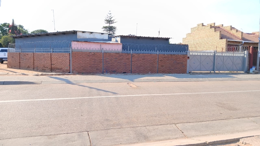 11 Bedroom Property for Sale in Soshanguve L Gauteng