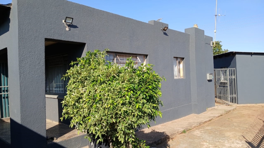 11 Bedroom Property for Sale in Soshanguve L Gauteng