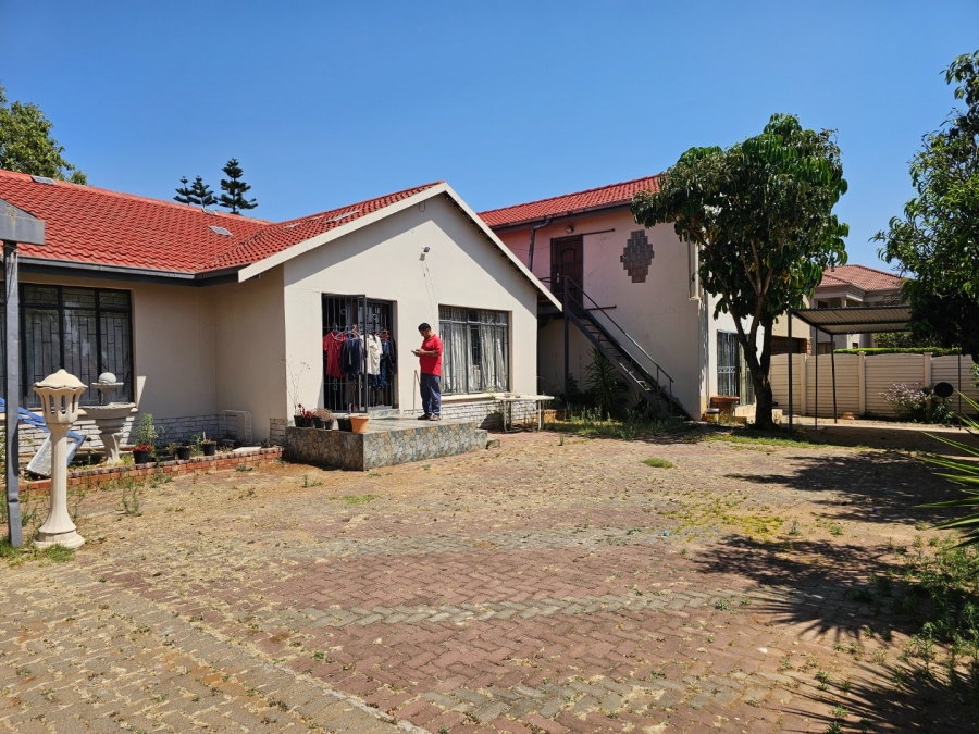 5 Bedroom Property for Sale in Montana Gauteng