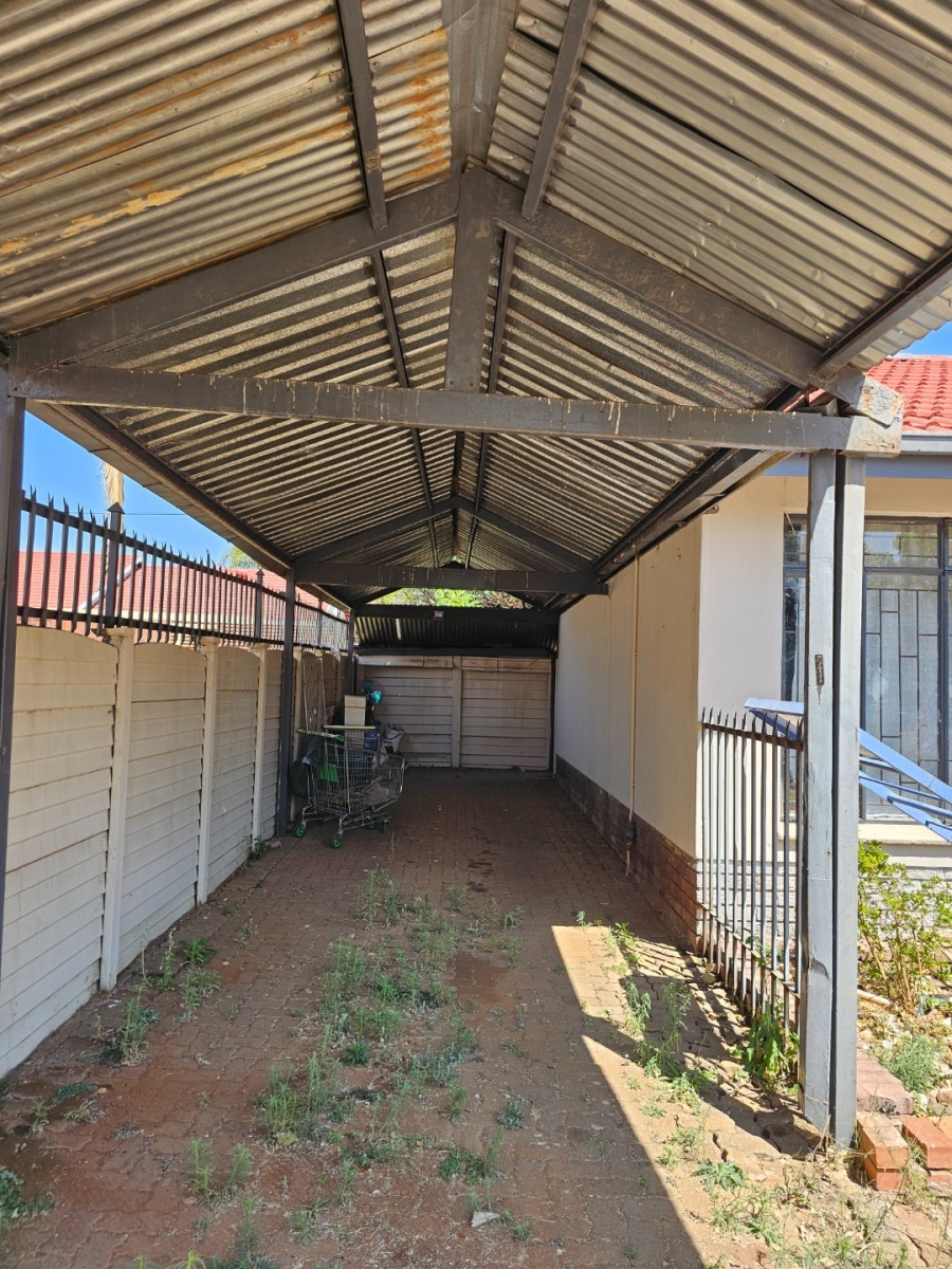 5 Bedroom Property for Sale in Montana Gauteng