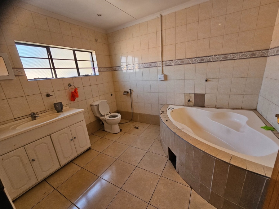 5 Bedroom Property for Sale in Montana Gauteng