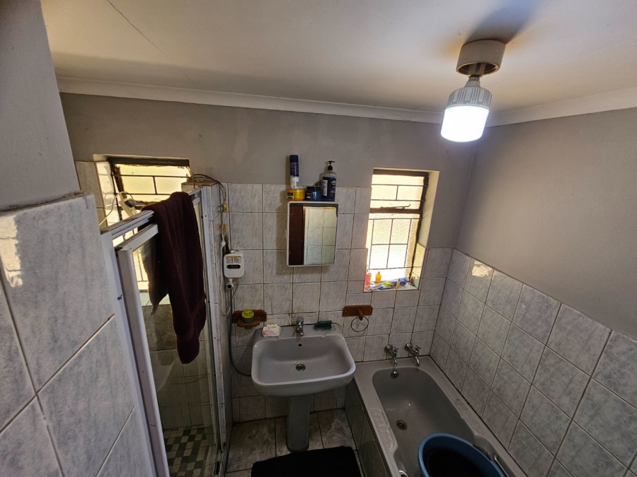 5 Bedroom Property for Sale in Montana Gauteng