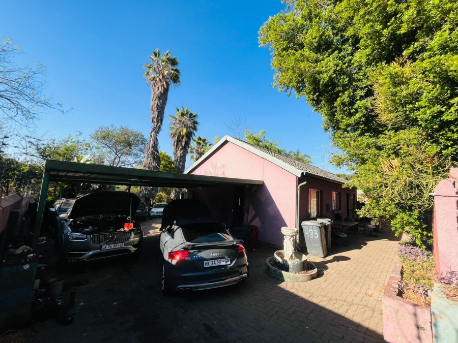 To Let  Bedroom Property for Rent in Bromhof Gauteng