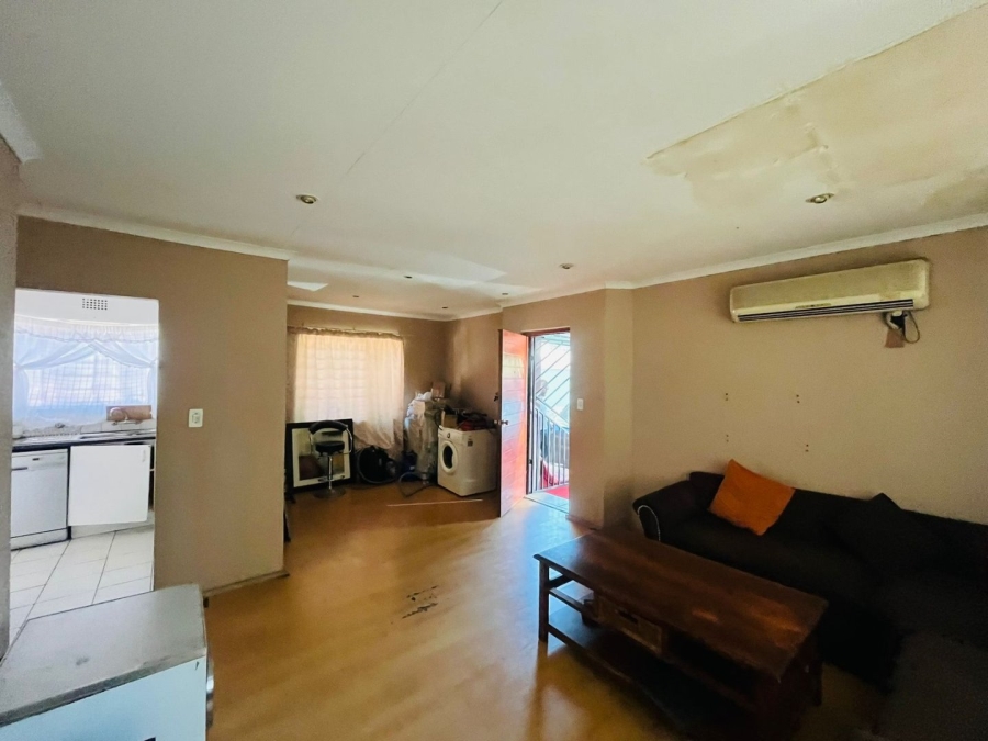 To Let  Bedroom Property for Rent in Bromhof Gauteng