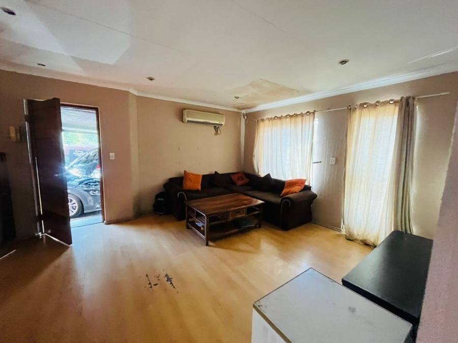 To Let  Bedroom Property for Rent in Bromhof Gauteng