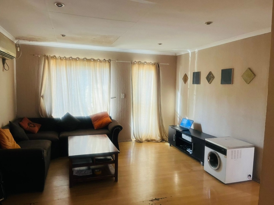 To Let  Bedroom Property for Rent in Bromhof Gauteng