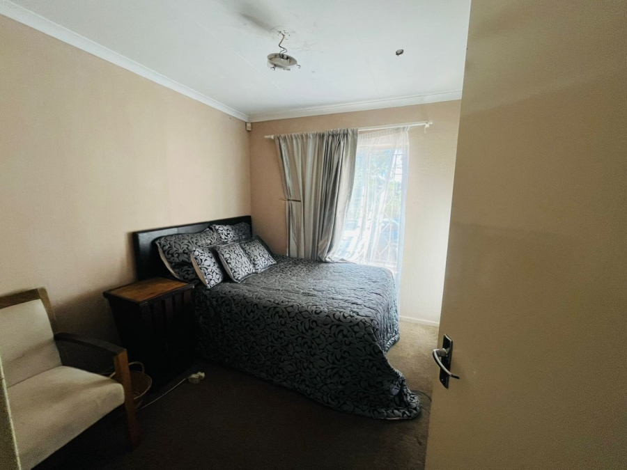 To Let  Bedroom Property for Rent in Bromhof Gauteng