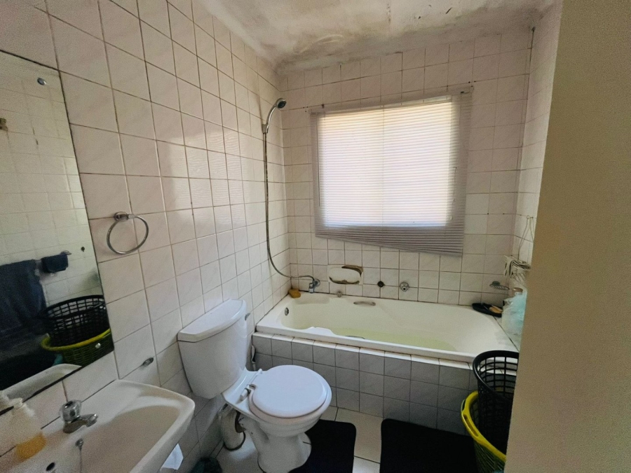 To Let  Bedroom Property for Rent in Bromhof Gauteng