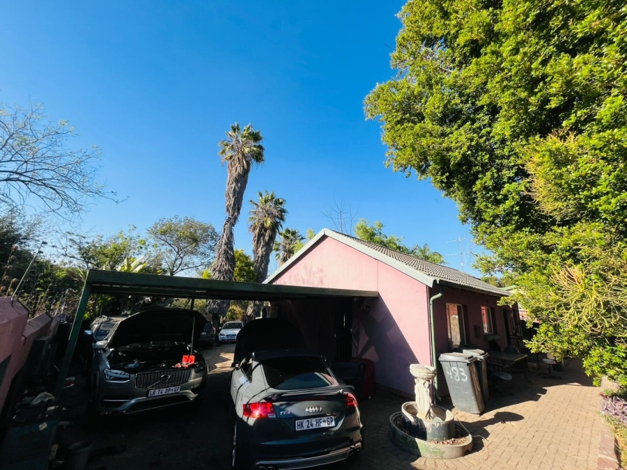 To Let  Bedroom Property for Rent in Bromhof Gauteng