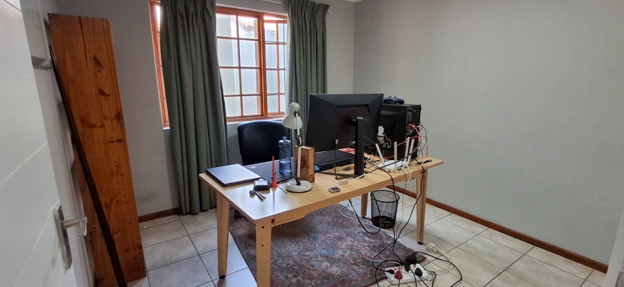 2 Bedroom Property for Sale in Olympus AH Gauteng