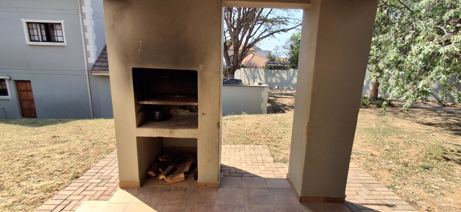 2 Bedroom Property for Sale in Olympus AH Gauteng