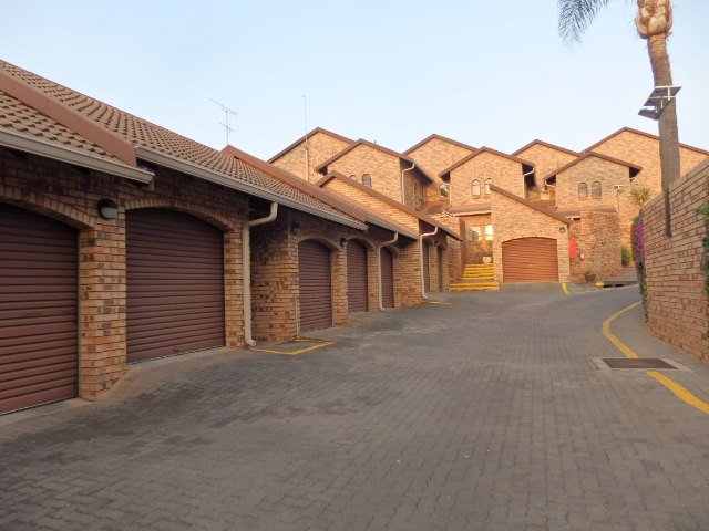 2 Bedroom Property for Sale in Garsfontein Gauteng