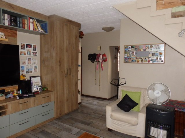 2 Bedroom Property for Sale in Garsfontein Gauteng