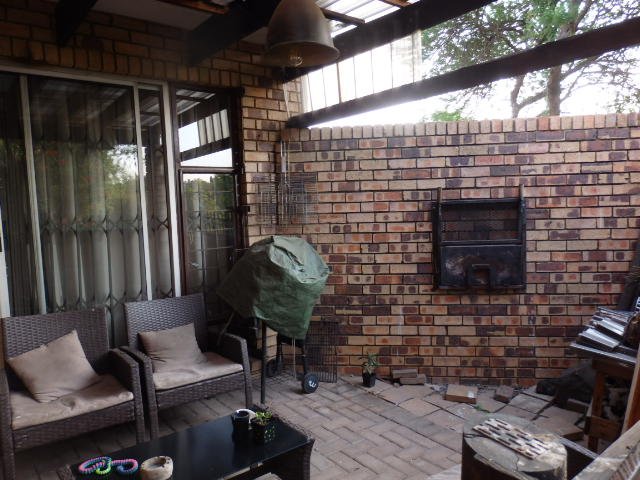 2 Bedroom Property for Sale in Garsfontein Gauteng