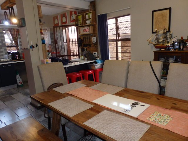 2 Bedroom Property for Sale in Garsfontein Gauteng