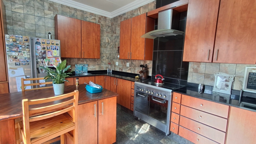6 Bedroom Property for Sale in Pretoria Gardens Gauteng