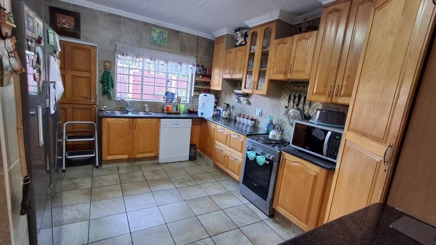 6 Bedroom Property for Sale in Pretoria Gardens Gauteng