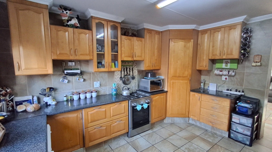 6 Bedroom Property for Sale in Pretoria Gardens Gauteng