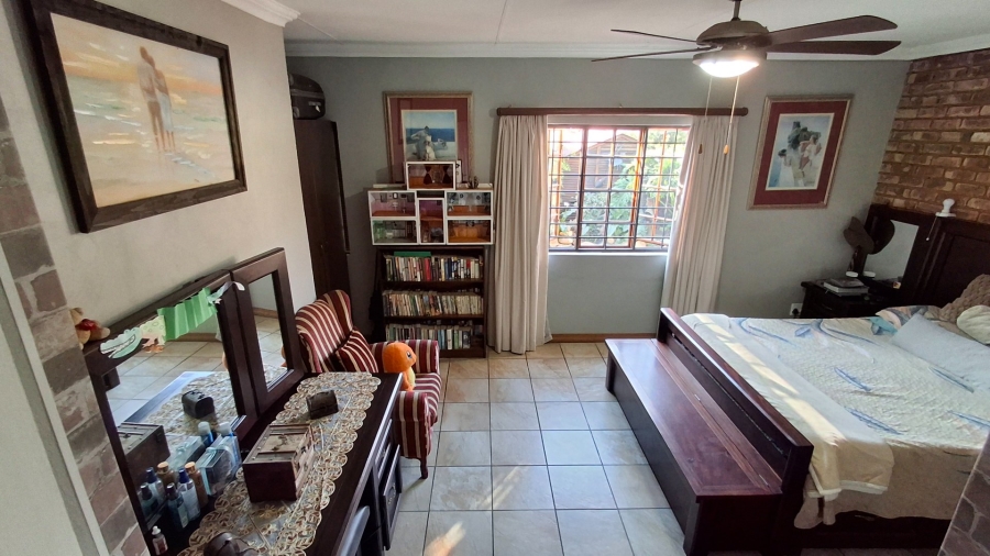 6 Bedroom Property for Sale in Pretoria Gardens Gauteng