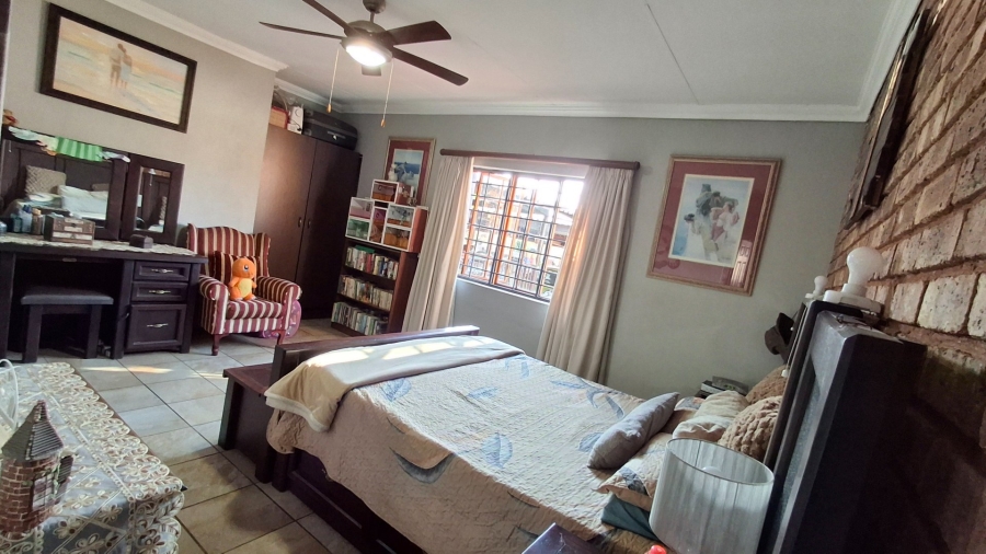 6 Bedroom Property for Sale in Pretoria Gardens Gauteng