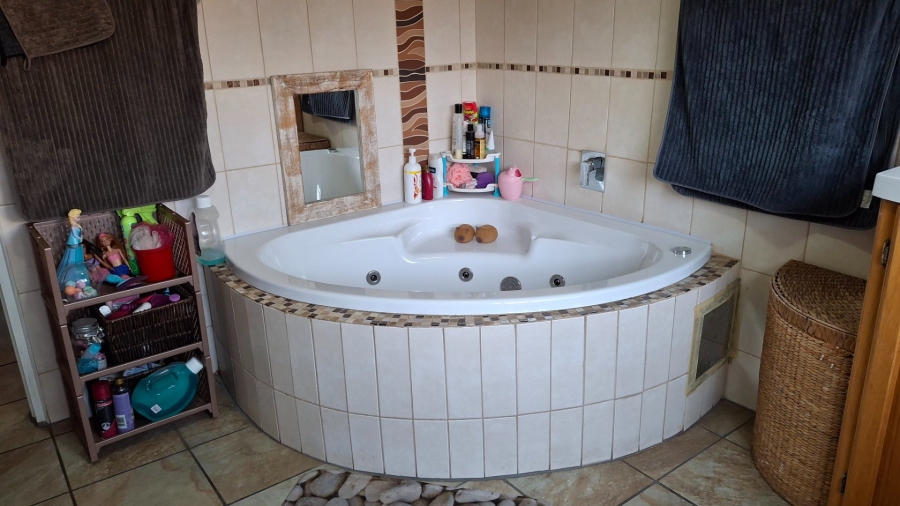 6 Bedroom Property for Sale in Pretoria Gardens Gauteng