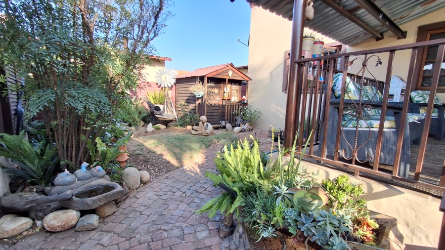 6 Bedroom Property for Sale in Pretoria Gardens Gauteng