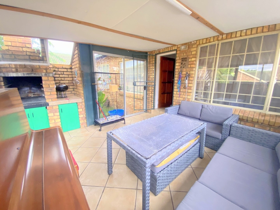 2 Bedroom Property for Sale in Amberfield Heights Gauteng