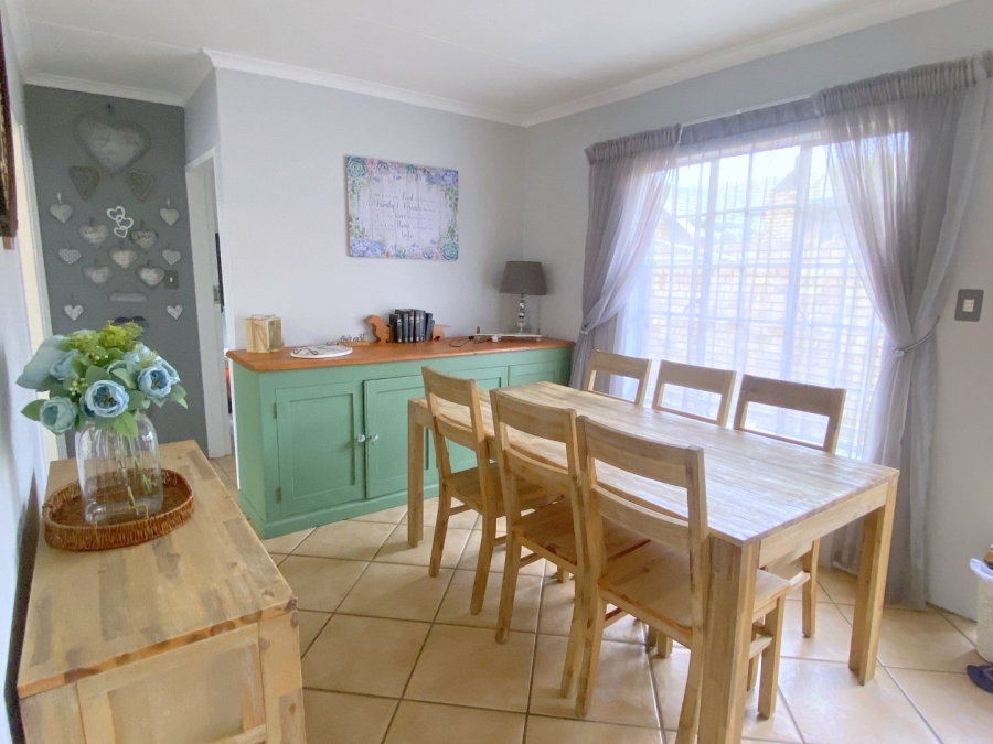 2 Bedroom Property for Sale in Amberfield Heights Gauteng