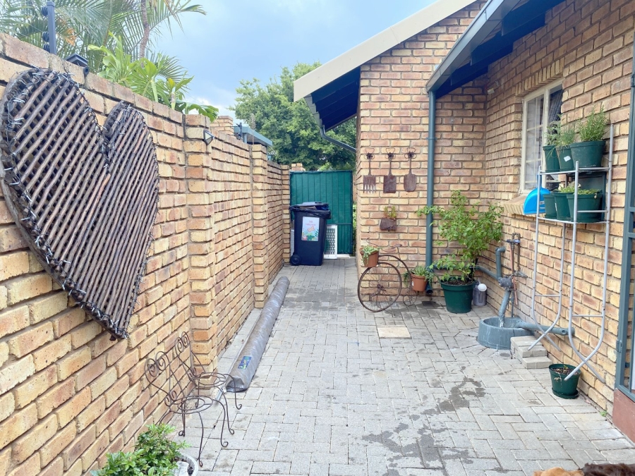 2 Bedroom Property for Sale in Amberfield Heights Gauteng