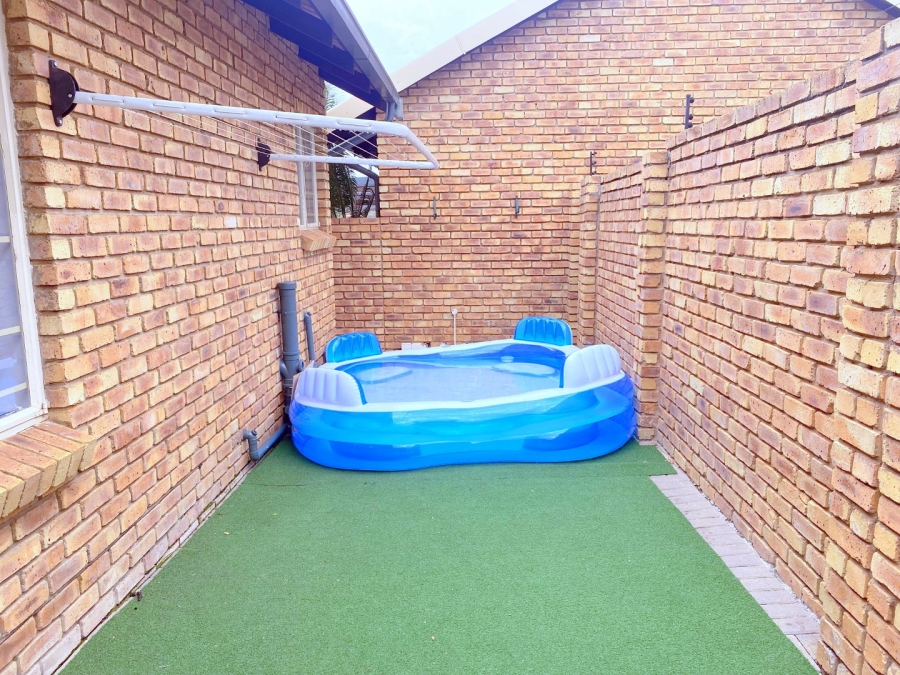 2 Bedroom Property for Sale in Amberfield Heights Gauteng