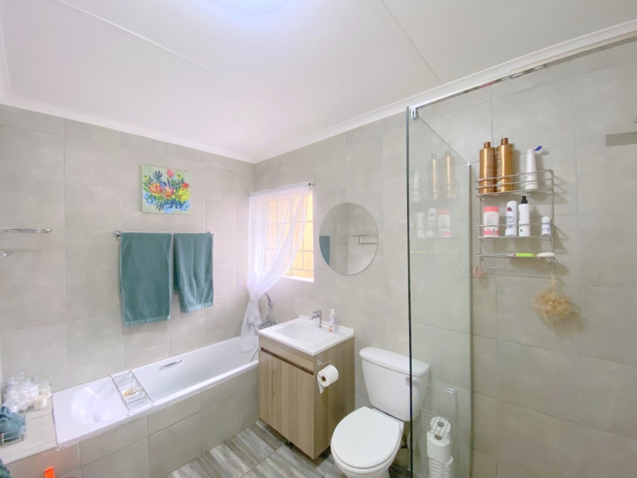 2 Bedroom Property for Sale in Amberfield Heights Gauteng