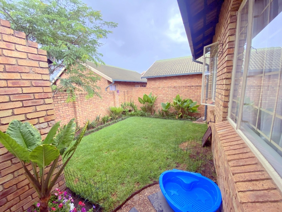 2 Bedroom Property for Sale in Amberfield Heights Gauteng