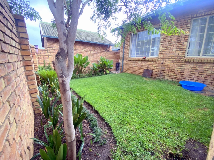2 Bedroom Property for Sale in Amberfield Heights Gauteng