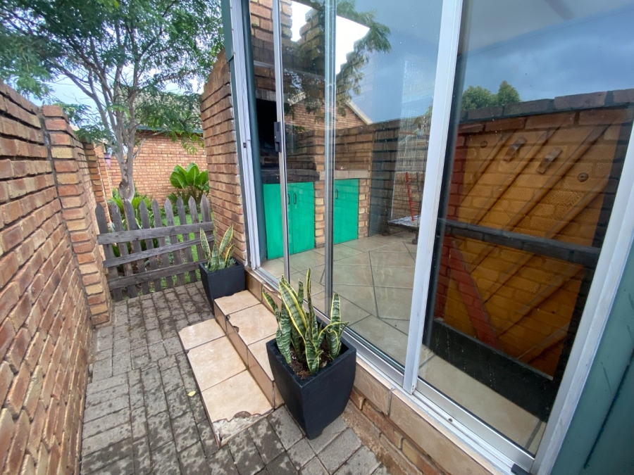 2 Bedroom Property for Sale in Amberfield Heights Gauteng