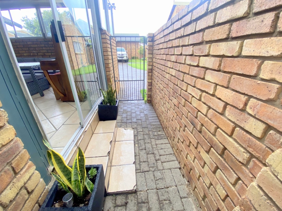 2 Bedroom Property for Sale in Amberfield Heights Gauteng