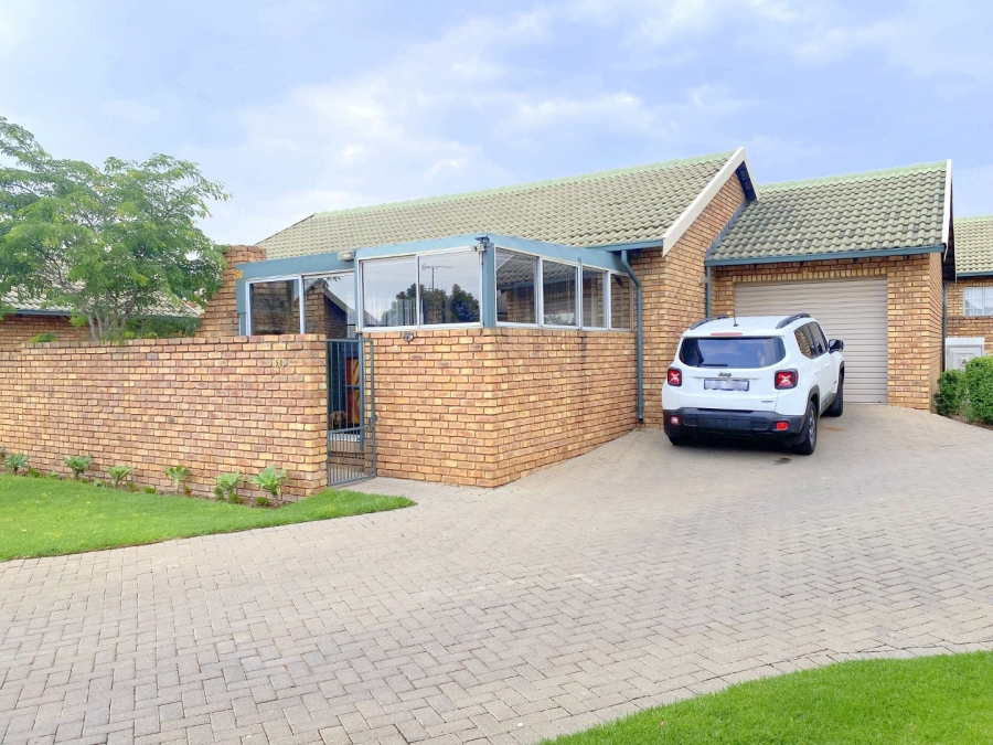 2 Bedroom Property for Sale in Amberfield Heights Gauteng