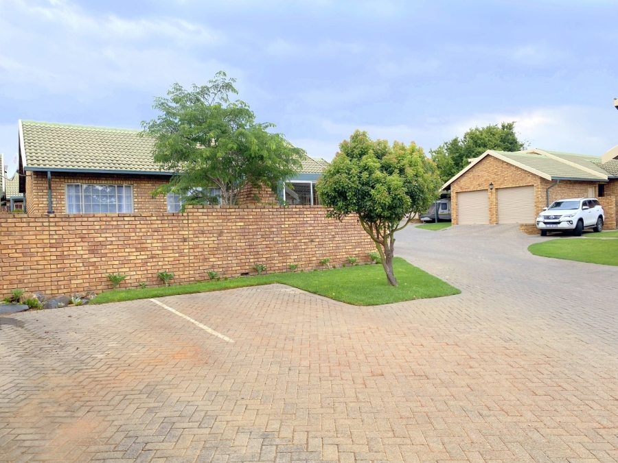 2 Bedroom Property for Sale in Amberfield Heights Gauteng