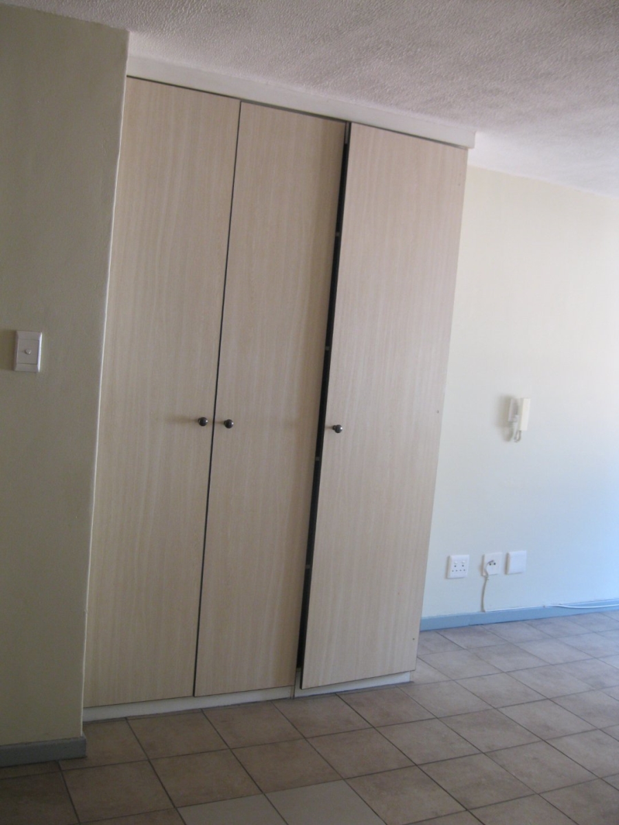 1 Bedroom Property for Sale in Hatfield Gauteng