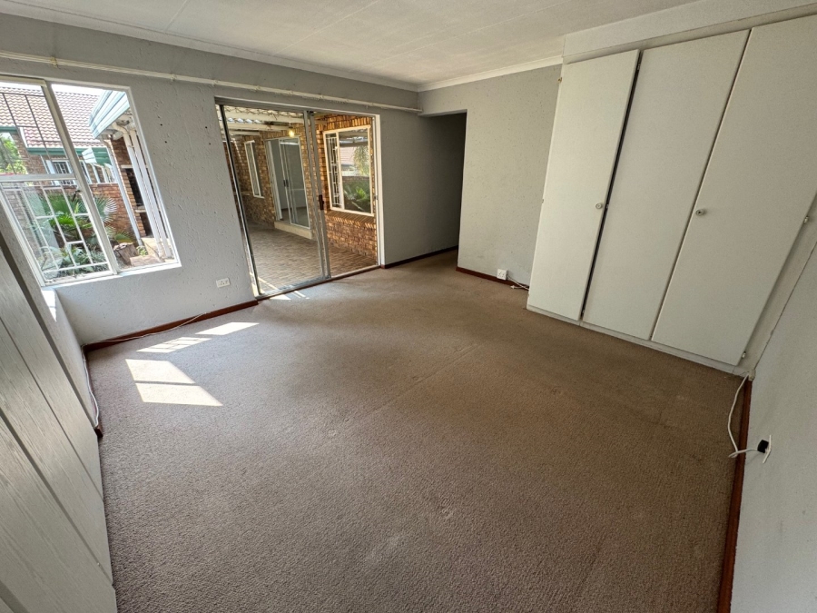 3 Bedroom Property for Sale in Glen Marais Gauteng